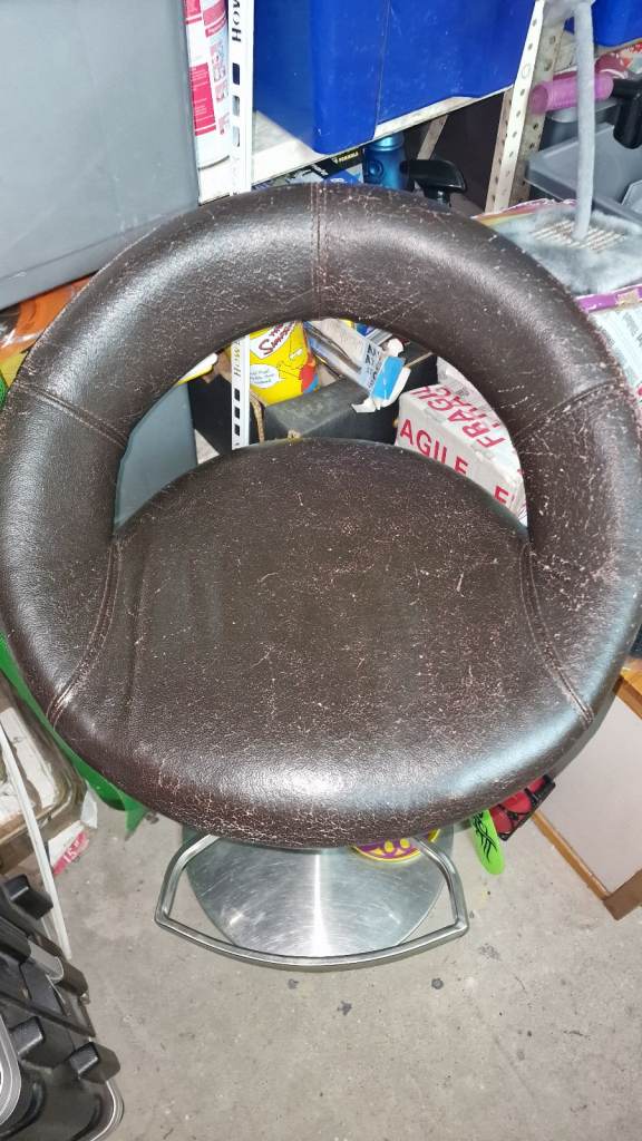 4x heavy weighted base bar stools, real leather (repairs needed)