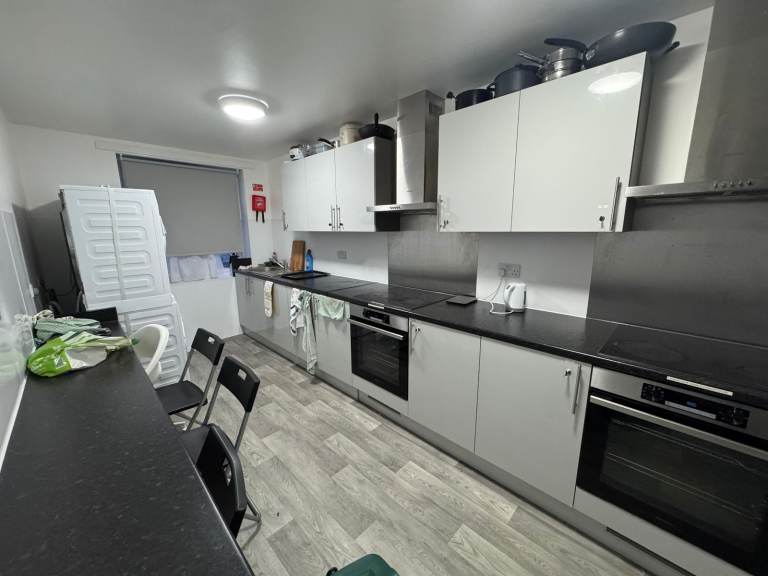 2 DOUBLE ENSUITE BEDSITS WICKLIFFE GARDENS WEMBLEY HA9