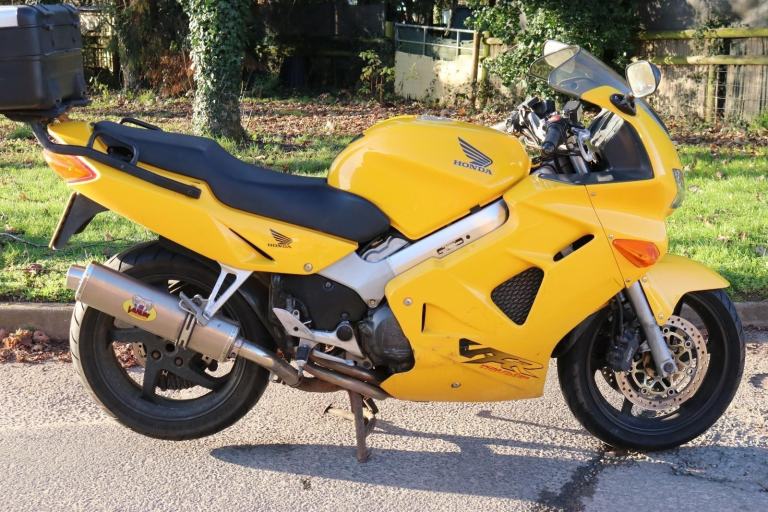 Honda VFR 800 VFR800 1999 MOT November 2026, runs and rides