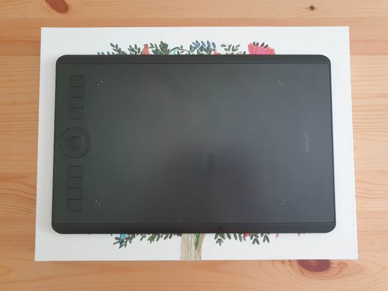Wacom Intuos Pro 2017 Tablet - Very Good Condition
