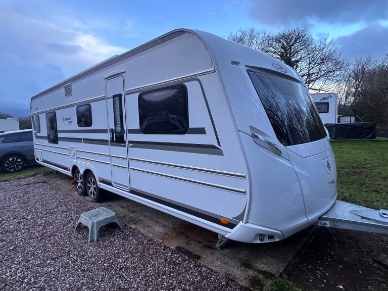 2019 LMC EXQUISITE 685 VIP , 5 berth , leather , LUXURY CARAVAN !