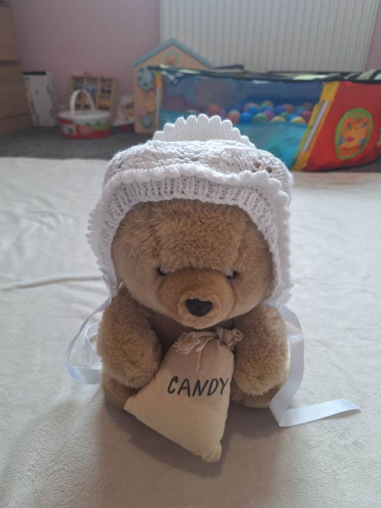 White Hand Knitted Baby Bonnet Hat Size 0-3 Months - New 