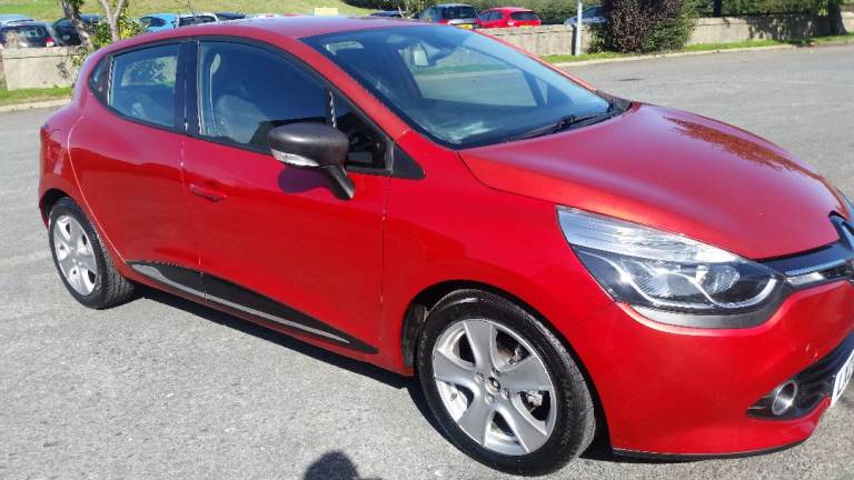 **BARGAIN** 2016 Renault Clio 1.2 MEDIA NAV **MOT 27 APRIL 27** NEW TIMING BELT @ 72K **JUST VALETED