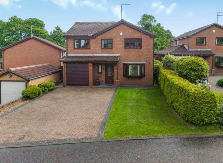 4-5 bed detached property for rent 