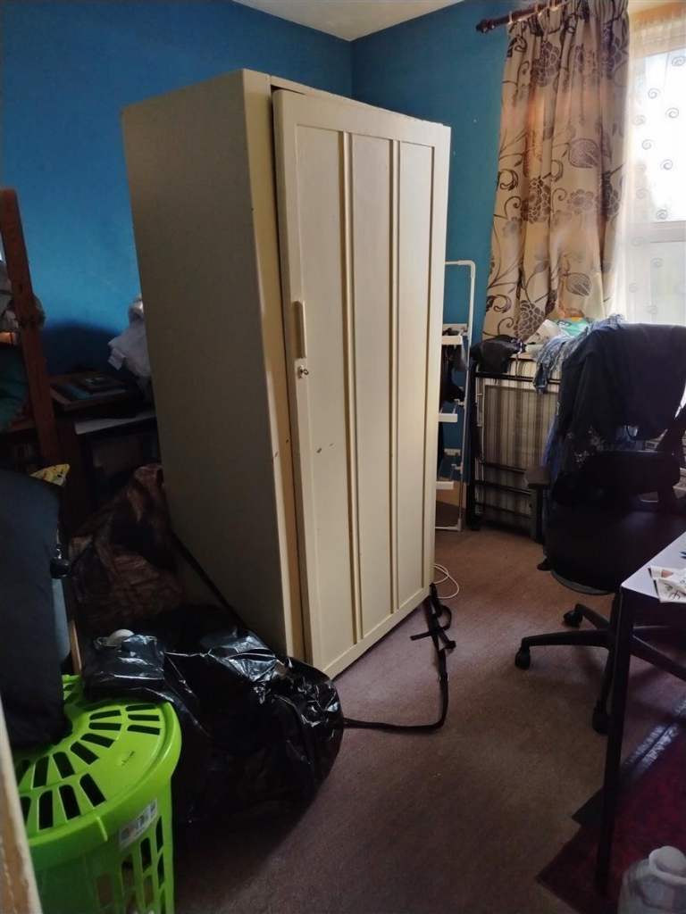 Yellow Wardrobe with Single Door  may need door aligning £20 given to take away