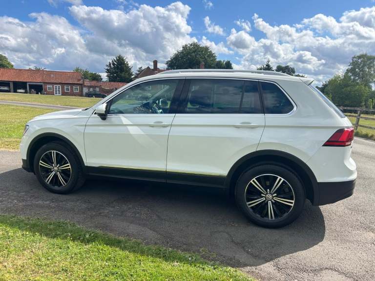 VOLKSWAGEN TIGUAN 2.0 TDI BlueMotion Tech SE Navigation 2016