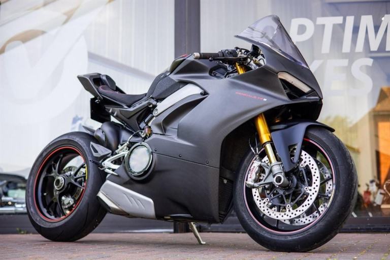 Ducati V4 S FULL CARBON ! OHLINS ! STUNNING