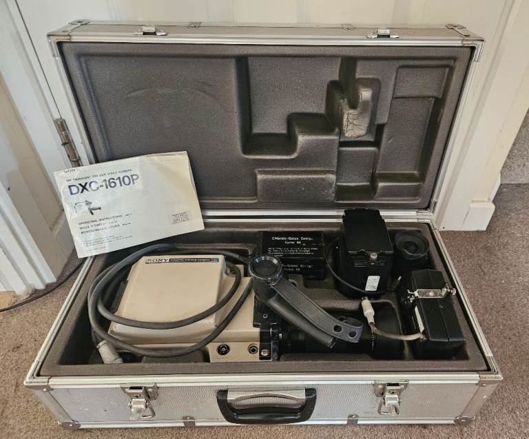 Vintage Sony DXC-1610 Video Camera With Original Case and Accessories  UNTESTED