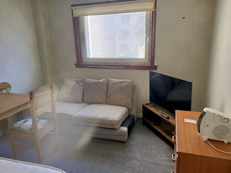 Double room to rent in shared apartment.