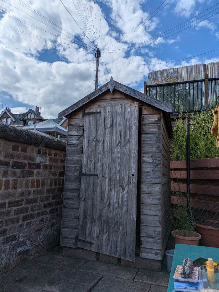 GONE PENDING COLLECTION - small wooden shed