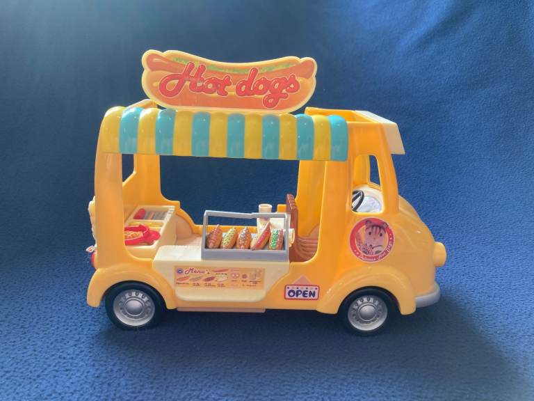 Sylvanian Families Hot Dog Van Set