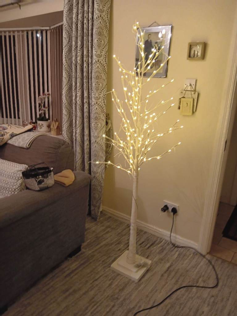 White light up Tree  