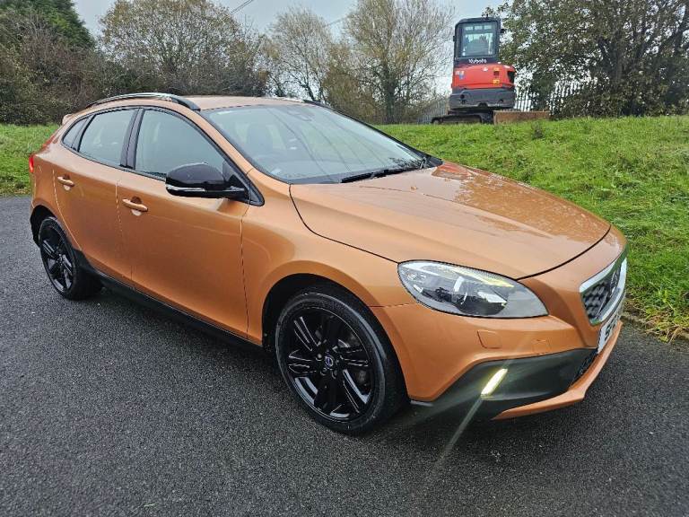 VOLVO V40 1.6 D CROSS COUNTRY LIKE V50 V60 S60 320D C220 PASSAT 4X4