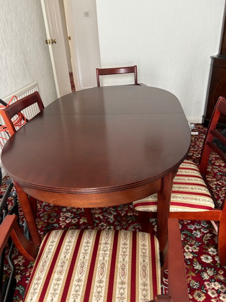 Table chairs corner units 