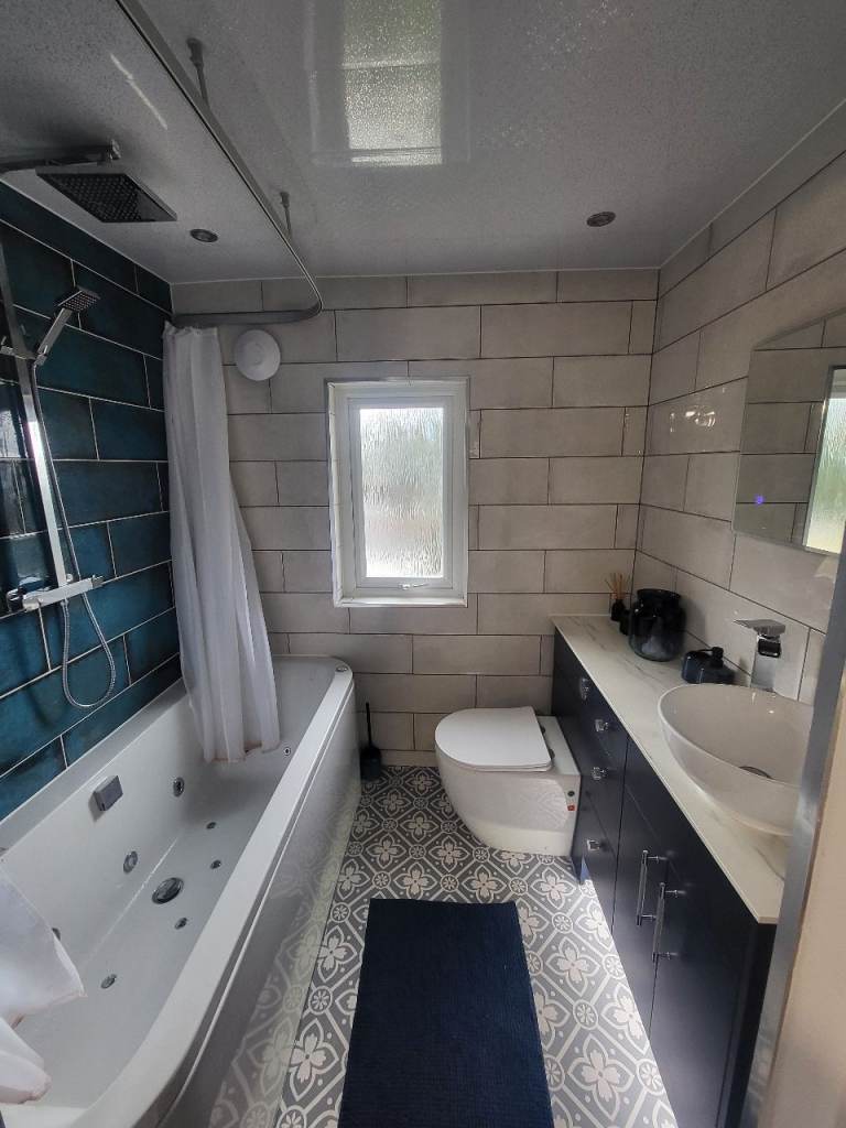 Room to rent 10 minutes from 3 different beaches ⛱️ 