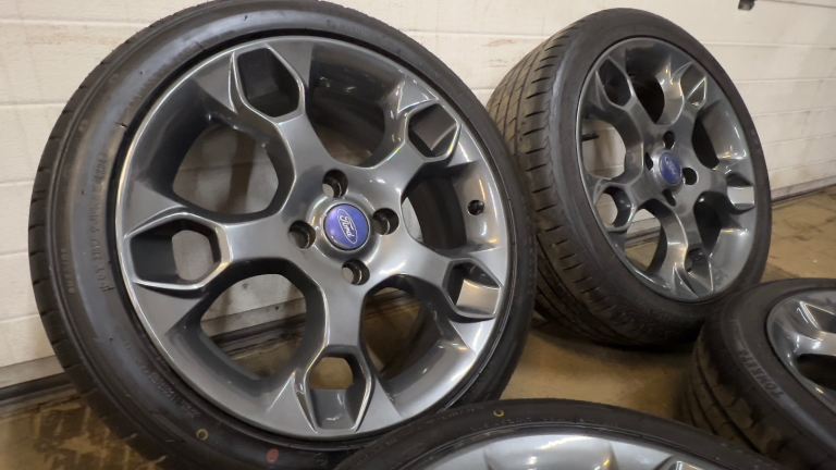  17”Ford Fiesta Alloy Wheels with Almost New Tyres 