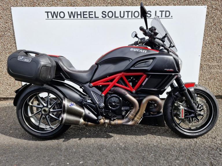 Ducati Diavel carbon in spotless example 