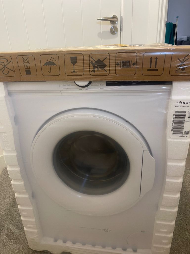 Brand new washing machine never used still boxed 