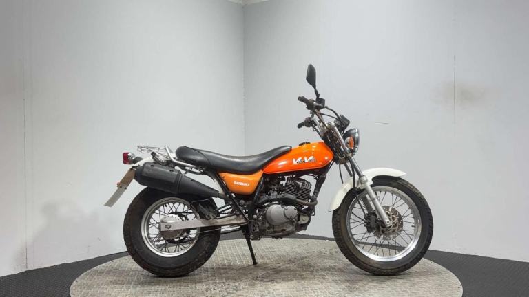 Suzuki RV125 VANVAN 2004 2K RUNNING PROJECT BIKE SPARES OR REPAIR SAND BIKE 125C