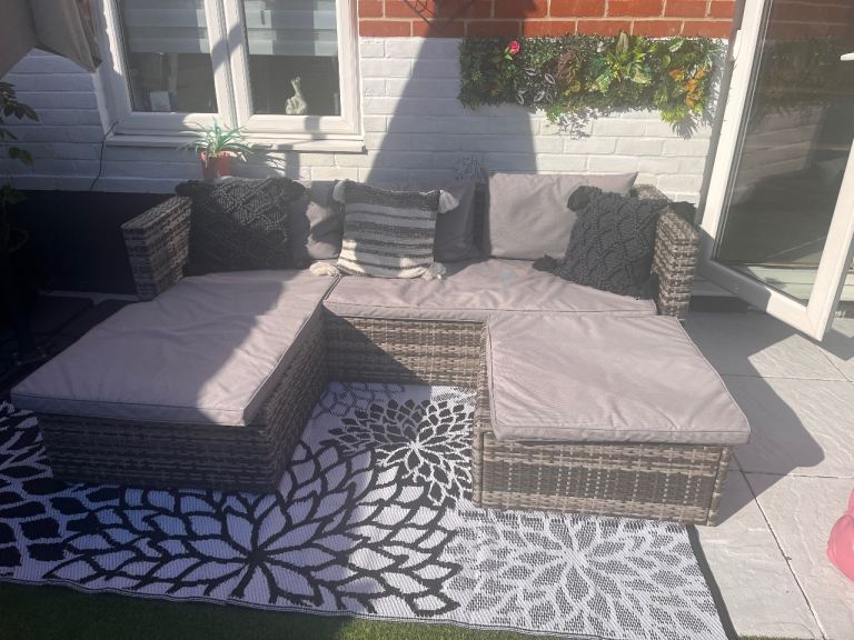 Grey Rattan Garden Sofa Set with Cushions – Good Condition