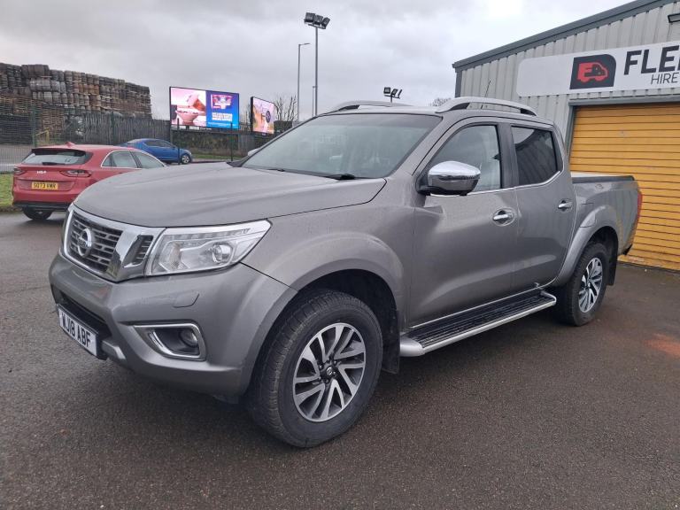 Nissan Navara TEKNA 4X4 DOUBLECAB 190BHP AUTO GREY LOW MILES