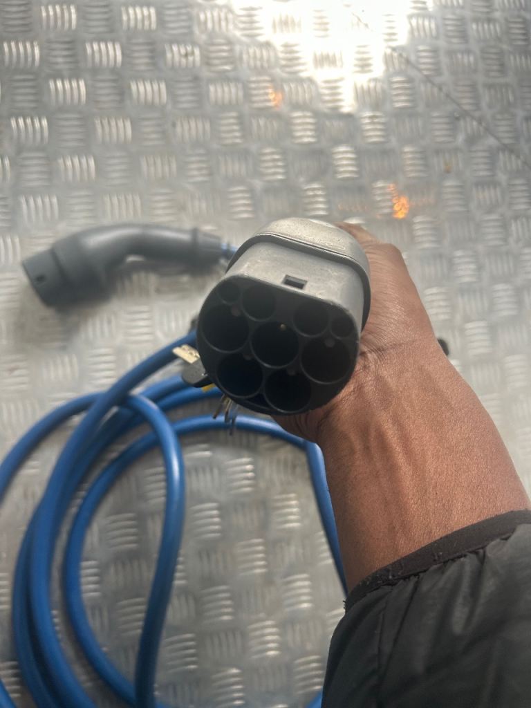 Genuine Ford EV Charging Cable 8 m – Type 2 / 32 A / 3-phase 