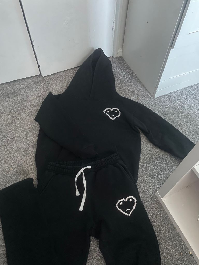 Carsicko Black Tracksuit - Hoodie and Joggers Set