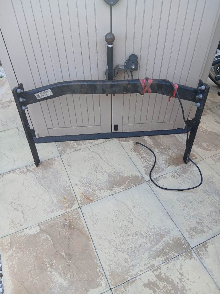 2011 kuga towbar