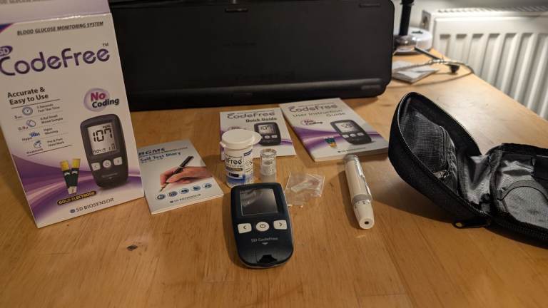 SD Biosensor Codefree Blood Glucose Monitor Test Kit with 60 test strips