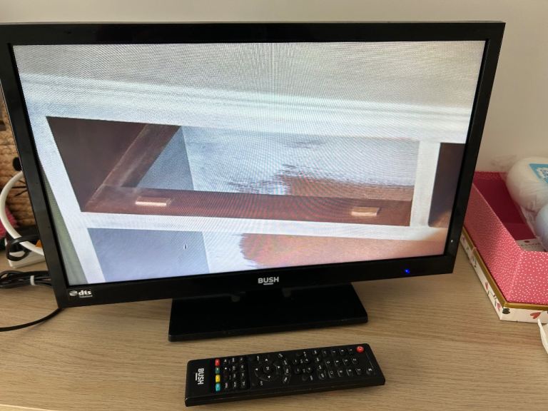 Bush 19" HD LED TV with Remote - Good Working Order