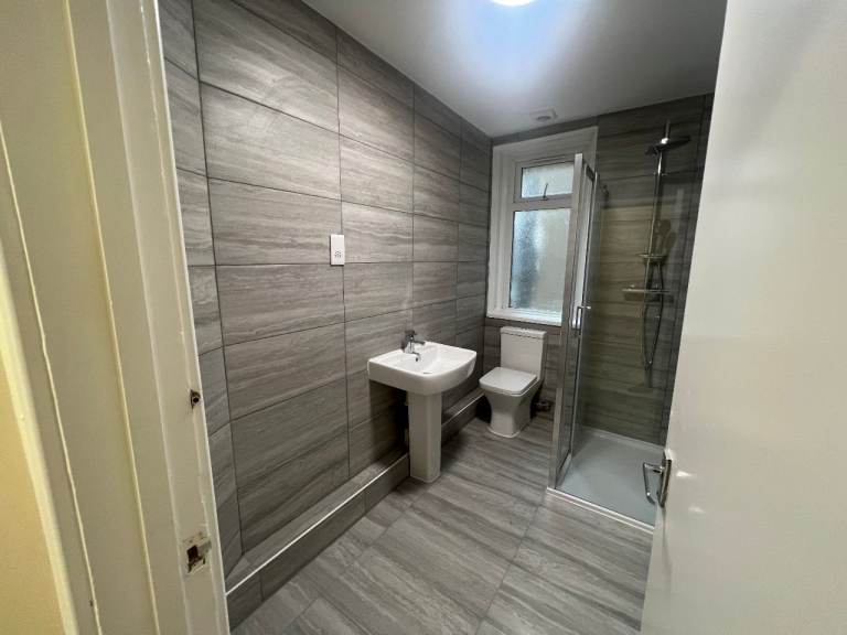 Medium Room to Rent in Duplex Flatshare - Chamberlayne Road, NW10 3JE