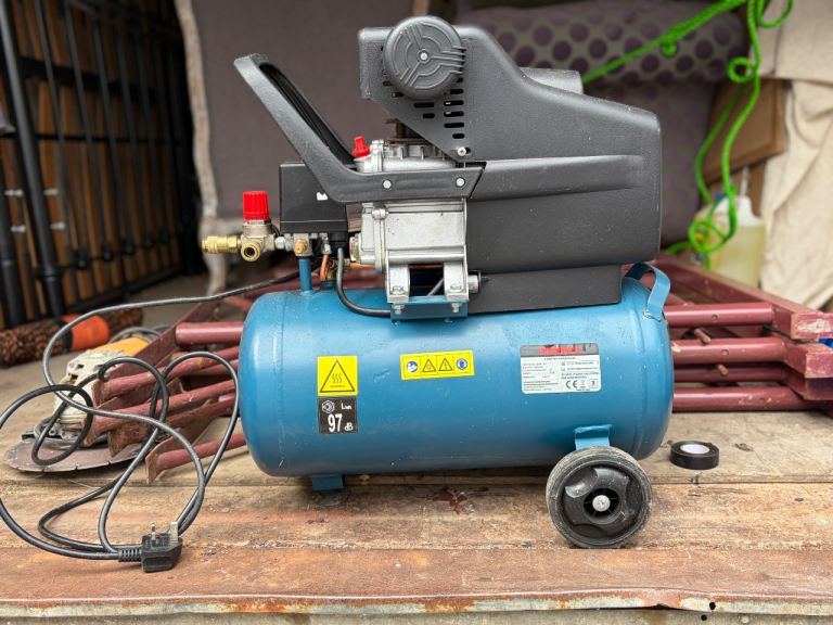 Ferrex 2.5 hp air compressor 