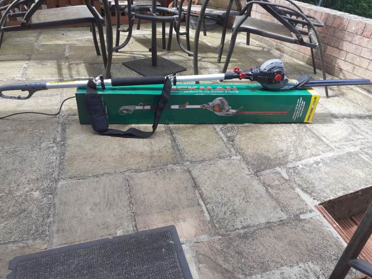 Telescopic Hedge Trimmer – Good Condition, with Box