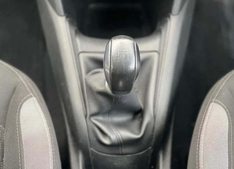 2014 Peugeot 208 1.2 VTi Style 3dr HATCHBACK PETROL Manual