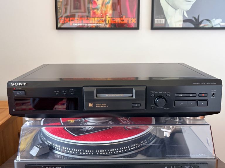 Immaculate Sony MDS-JE330 minidisc player 