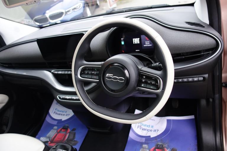 Fiat 500E 42kWh La Prima Hatchback 3dr Electric Auto (118 ps) ELECTRICITY 2022