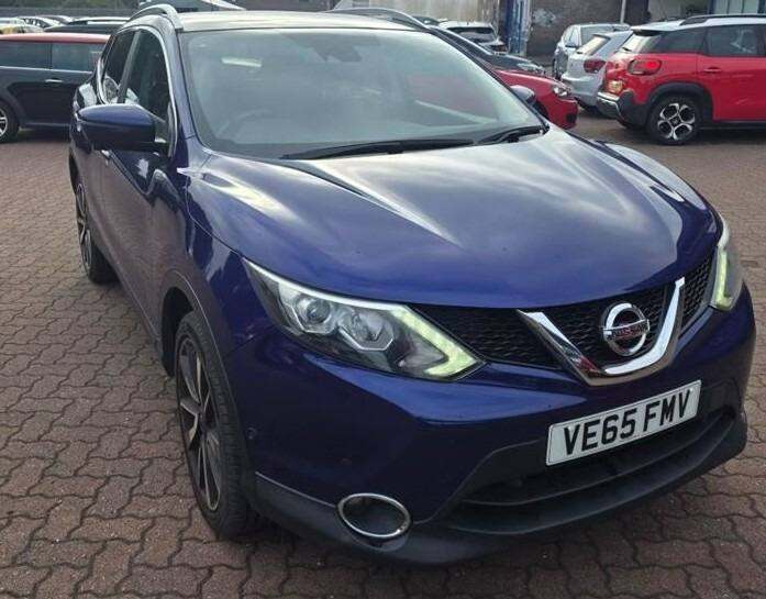 2015 Nissan Qashqai 1.5 DCi Tekna 5dr ++ LEATHER / NAV / CAMERA / ULEZ / 20 TAX ++  HATCHBACK Die...
