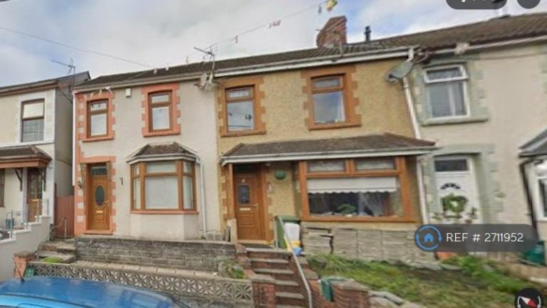 3 bedroom house in Mikado Street, Tonypandy, CF40 (3 bed) (#2711952)