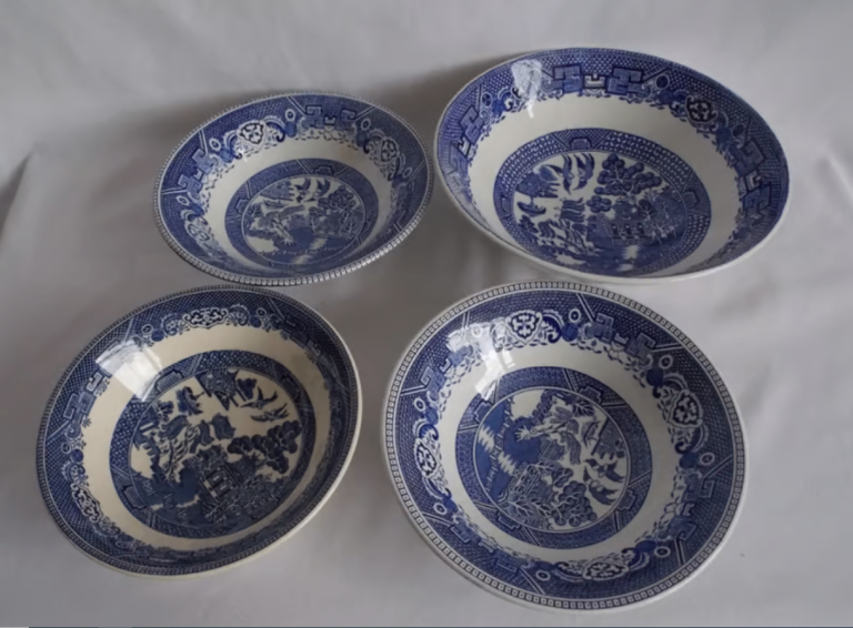 4 x Vintage Old Willow Staffordshire Blue & White Pattern Bowls