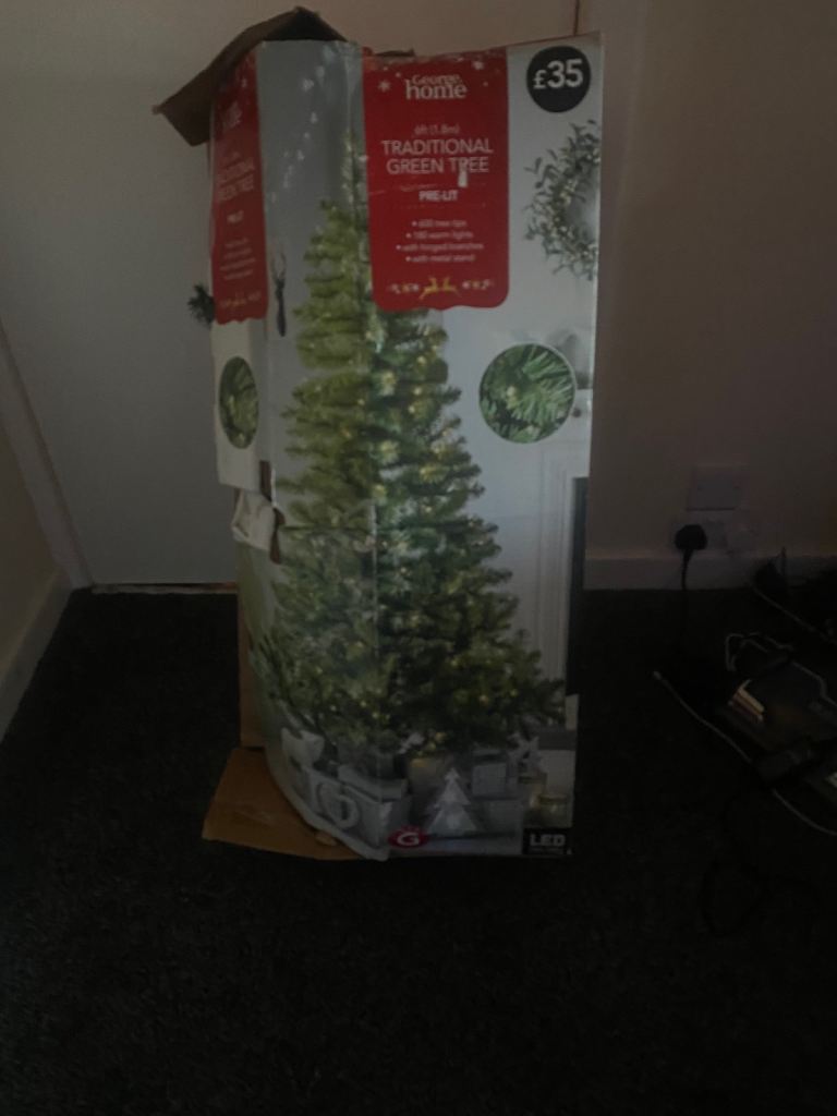 6ft pre lit Christmas tree 
