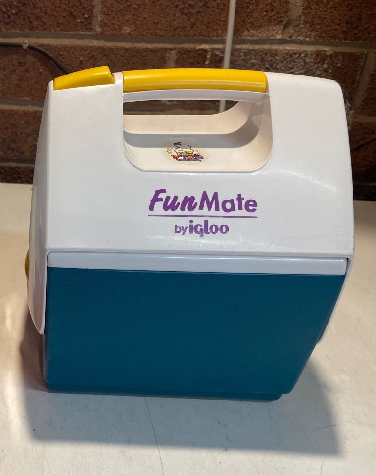 Igloo FunMate Cooler – Good Condition, White/Yellow/Teal