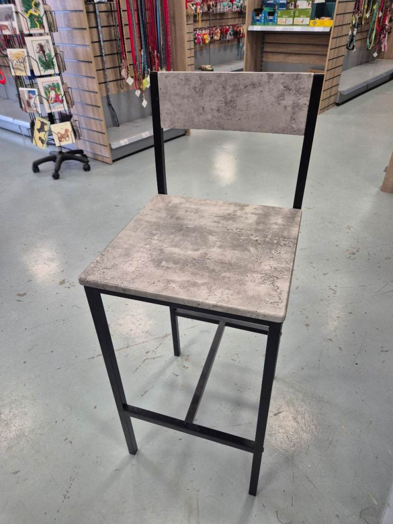 Modern Grey Bar Stool with Black Metal Frame – Good Condition