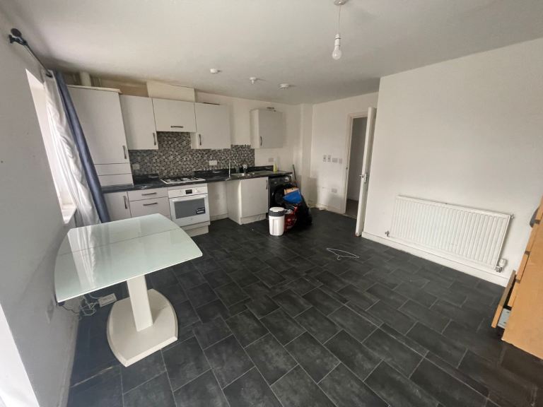 2 bedroom purpose built flat in Rainham