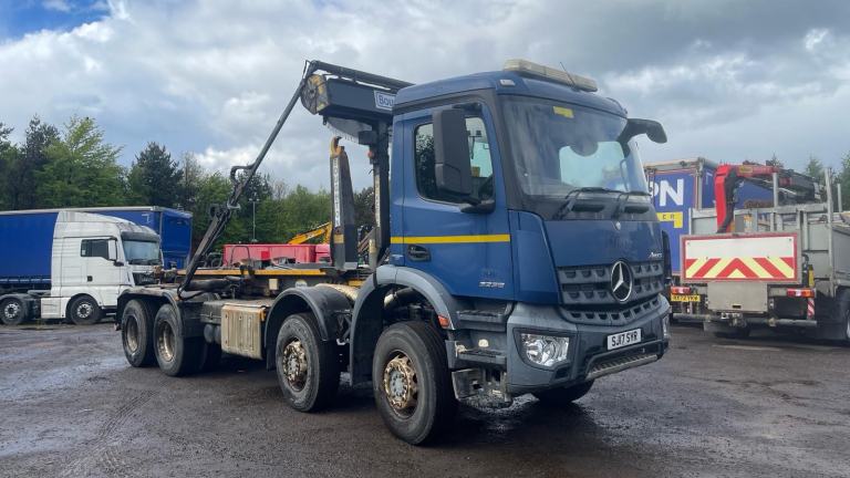 Mercedes-Benz Arocs 3236 8X4 BOUGHTON HOOKLOADERS CHOICE IN STOCK FR 185,886 KM