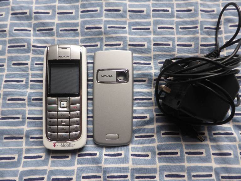Nokia 6020 Mobile Phone - Faulty Display, Charger Included