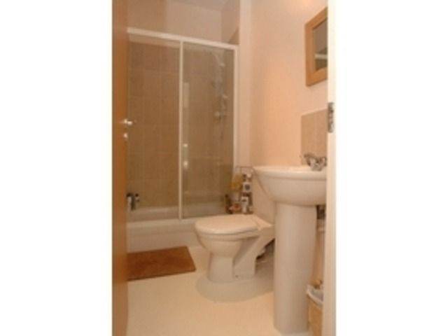 STUNNING FLAT, 2 BEDROOM, FULLY FURNISHED, WEST END LOCATION 