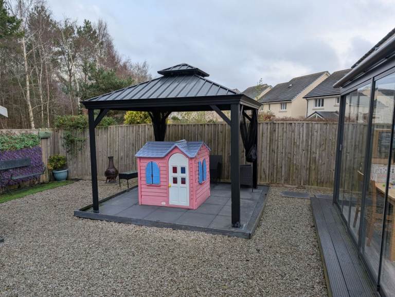Black metal garden pagoda/pavillion