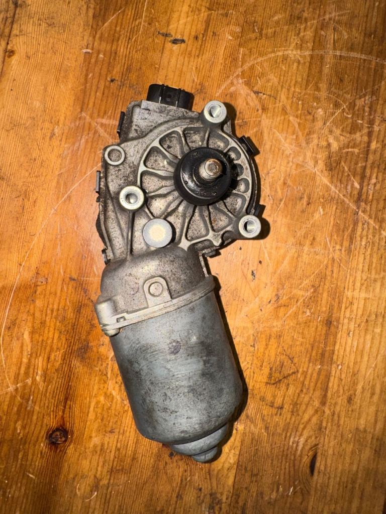 TOYOTA AURIS D-4D BUSINESS EDITION WIPER MOTOR FRONT 8511002330
