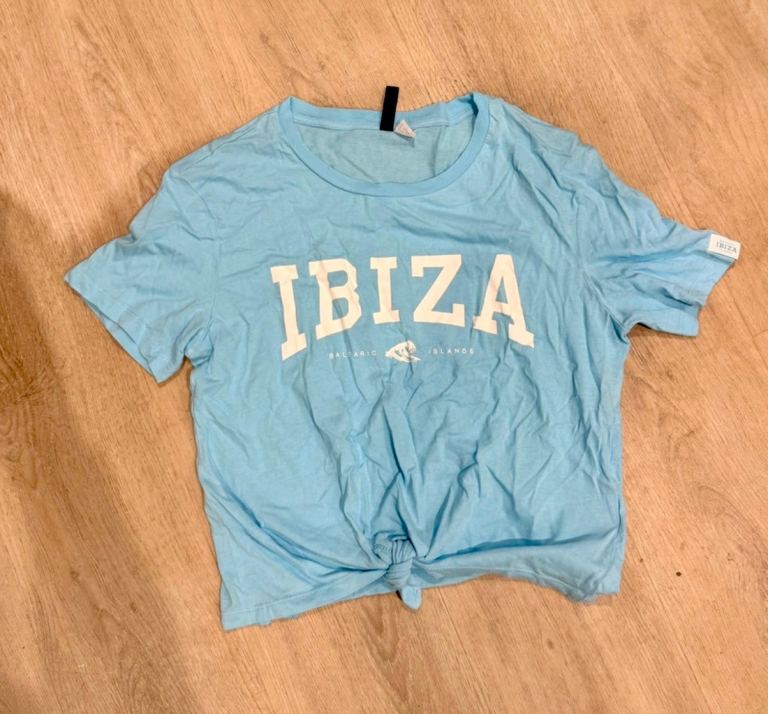 H&M Divided ‘IBIZA’ Tee – Size S
