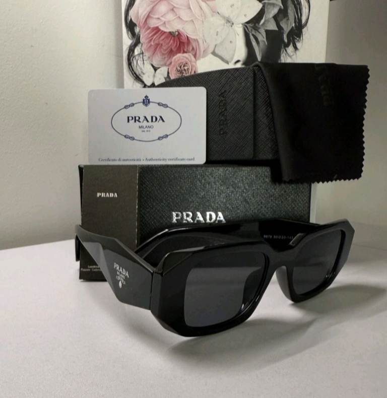 Prada Black Sunglasses with Case and Cloth – As Good As New